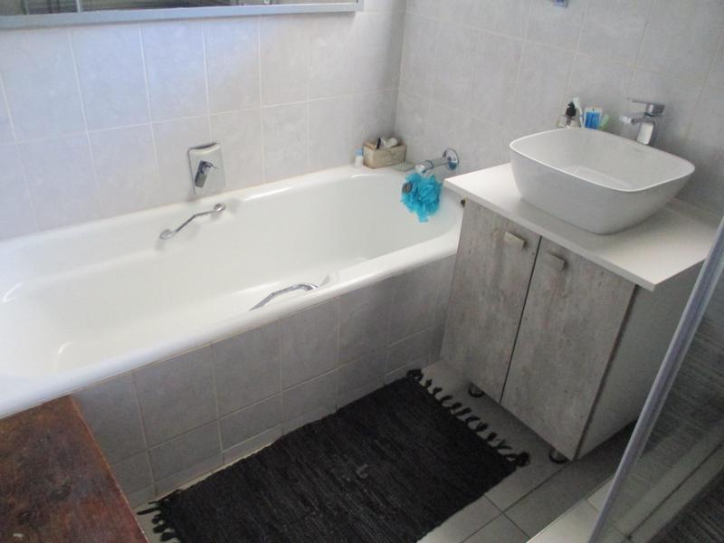 4 Bedroom Property for Sale in Heuwelsig Free State